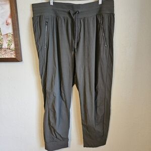 Athleta Trekkie North Jogger In Green Size 18